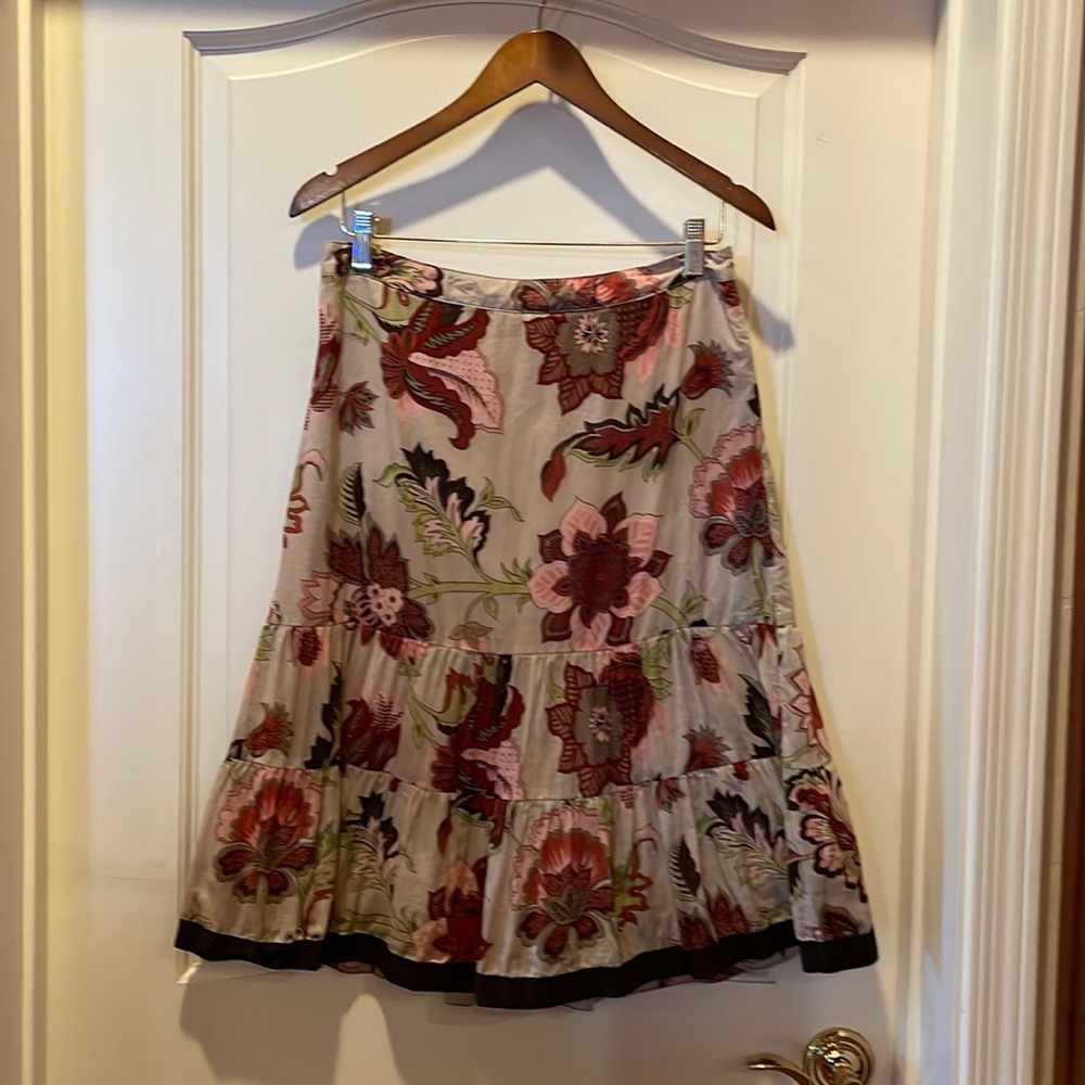 Ann Taylor skirt beautiful floral pattern